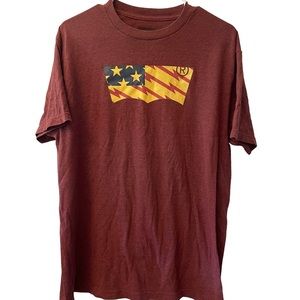 Mens Levi’s dark red t-shirt size L